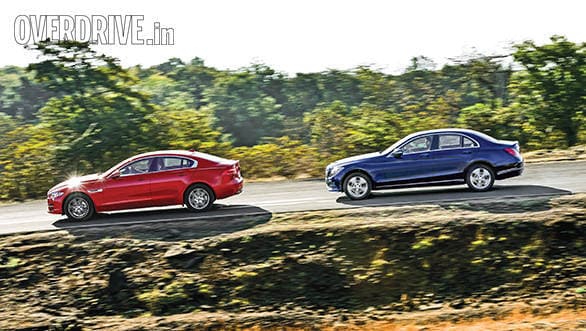 Jaguar XE vs Mercedes Benz C Class (11)