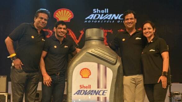 Shell Advance Ultra 15W-50 motorcycle engine oil launched in India at Rs 1,051 Launch f Shell Advance Ultra 15W-50_crop_747x414-586x331 (1)