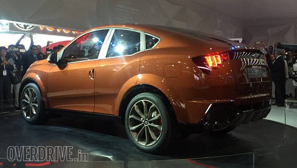 Mahindra XUV AERO (16)