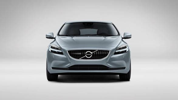 Volvo V40 and V40 Cross Country facelift unveiled Volvo V40 T4 Momentum Studio Front