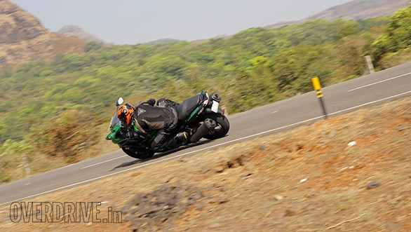 Kawasaki ZX14r And Suzuki Hayabusa Comparo (56)