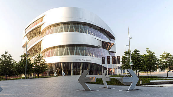 Mercedes-Benz congratulates BMW for completing 100 years Außenaufnahmen 2015 High Res