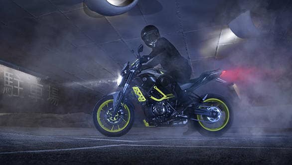 2016_YAM_MT07MC_EU_BNS4DSJ_ACT_004