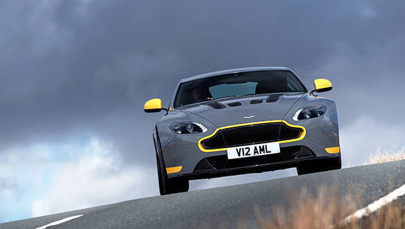 Aston Martin V12 Vantage S (17)