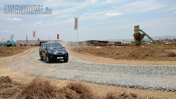 Isuzu D-Max V-Cross (8)