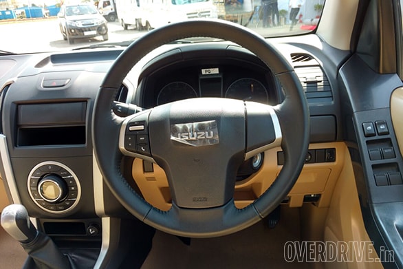 Isuzu D-Max V-cross (1)