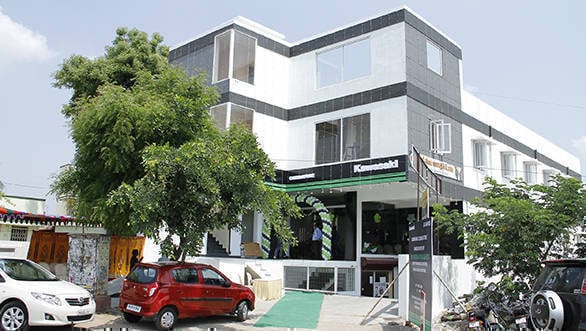 Kawasaki India expands its reach with a new showroom in Coimbatore Kawasaki Showroom Coinbatore (1)