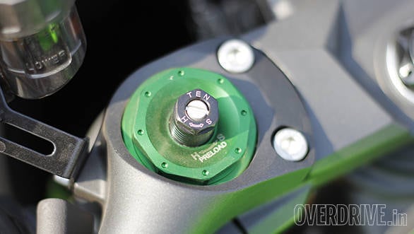 Kawasaki ZX14r And Suzuki Hayabusa Comparo (11)