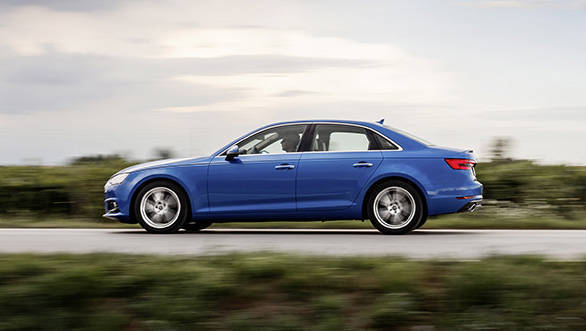 Dynamic photo,  Colour: in crystal effect paint finish Ara Blue