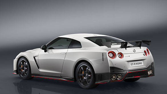 Nissan unveils the 2017 GT-R Nismo 2017 Nissan GT-R Nismo (7)