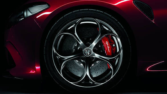 Alfa-Romeo-Giulia-Quadrifoglio-(11)