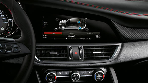 Alfa-Romeo-Giulia-Quadrifoglio-(12)