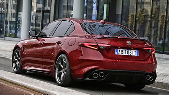 Alfa-Romeo-Giulia-Quadrifoglio-(4)