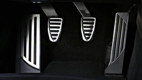 Alfa-Romeo-Giulia-Quadrifoglio-(7)