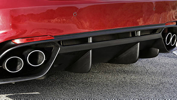 Alfa-Romeo-Giulia-Quadrifoglio-(8)