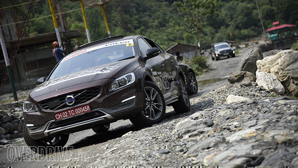 Feature: Volvo 5 Senses drive Volvo S60 Cross Country
