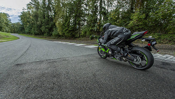 Kawasaki ZX6R 2016 (8)