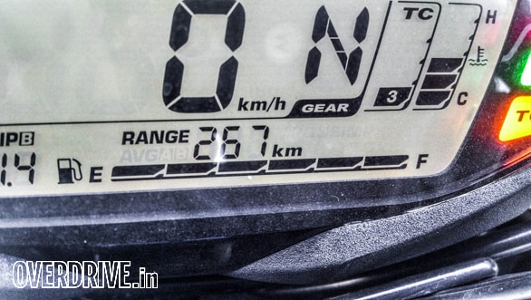 The GSX-S1000 returns an easy 230kmph between refuels on the highway. We were getting between 18 and 20kmpl.