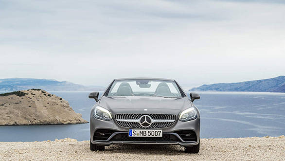 Image gallery: 2016 Mercedes-Benz SLC Mercedes-Benz SLC 300; Exterieur: designo cerrusitgrau magno, AMG Line; Interieur: bengalrot/schwarz; Kraftstoffverbrauch kombiniert (l/100 km): 5,8, CO2-Emissionen kombiniert (g/km): 134; exterior: designo cerrusit grey magno, AMG Line; interior: bengal red/black; Fuel consumption, combined (l/100 km): 5.8, CO2 emissions, combined (g/km): 134