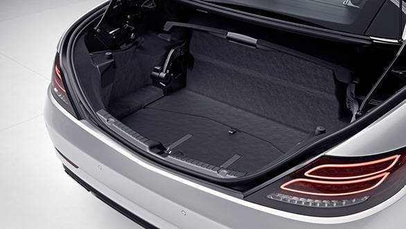 Image gallery: 2016 Mercedes-Benz SLC Mercedes-Benz SLC; teilautomatische Restkofferraum-Abgrenzung geöffnet; semi-automatic boot separator, opened;