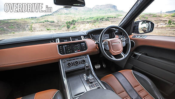 BMW X5M vs Range Rover SVR (18)