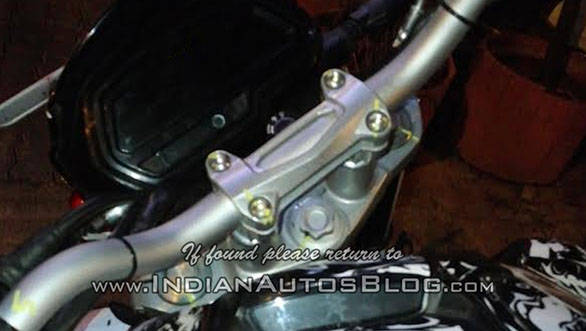 Bajaj-Pulsar-CS400-2