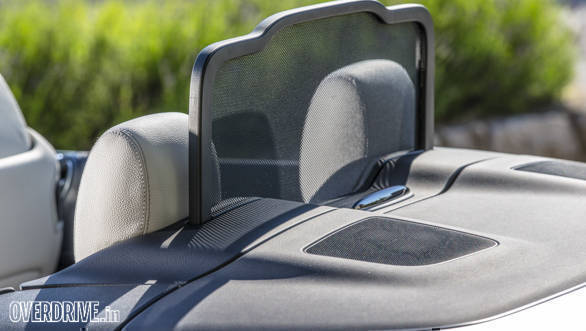 Mercedes-Benz C 400 4MATIC Cabriolet;  Exterieur: Brilliantblau; Interieur: Leder kristallgrau/schwarz; Stoffverdeck dunkelblau; AMG Line  Kraftstoffverbrauch kombiniert: 8,0 l/100 km; CO2-Emissionen kombiniert: 181 g/km; exterior: brilliant blue; interior: leather crystal grey/black; fabric soft top dark blue; AMG Line; fuel consumption combined: 8.0 l/100 km; CO2 emissions combined: 181 g/km