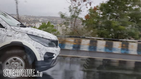 Spied Tata Hexa (3)