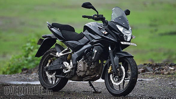BajajPulsarAS200_vs_TVSApacheRTR200_003