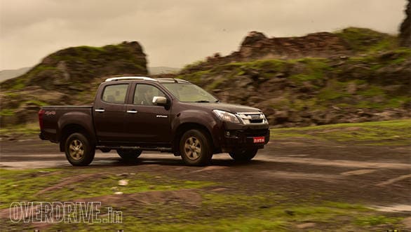 Isuzu D-Max V-Cross  (3)