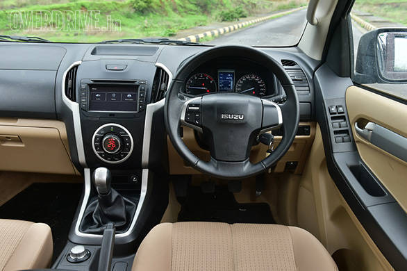 Isuzu D-Max V-Cross  (5)