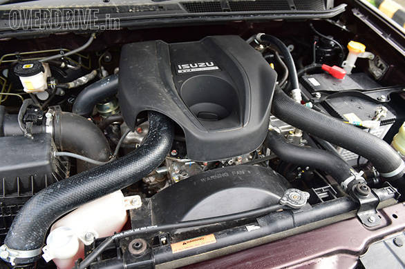 Isuzu D-Max V-Cross  (9)