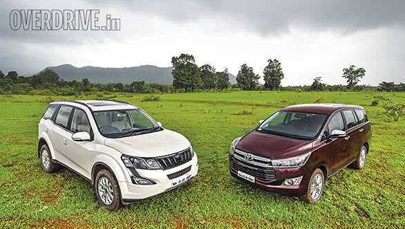 Toyota Innova Crysta AT vs Mahindra XUV500 AT (8)