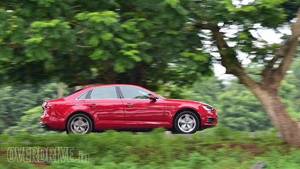 The Audi A4's side profile looks a bit to0 conservative with its simple straight lines. However, the long shoulder line extending from the bonnet to the rear, accentuates its length and width