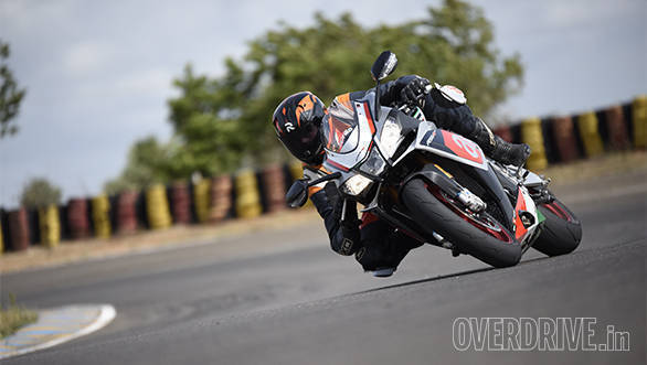 Aprilia RSV4 RF (2)