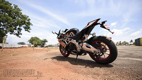 Aprilia RSV4 RF (9)