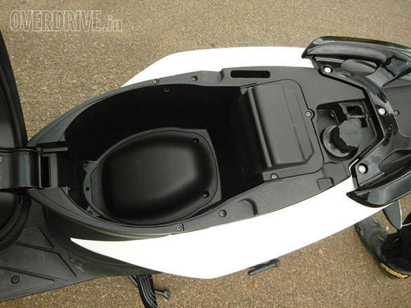 Aprilia SR 150 (3)