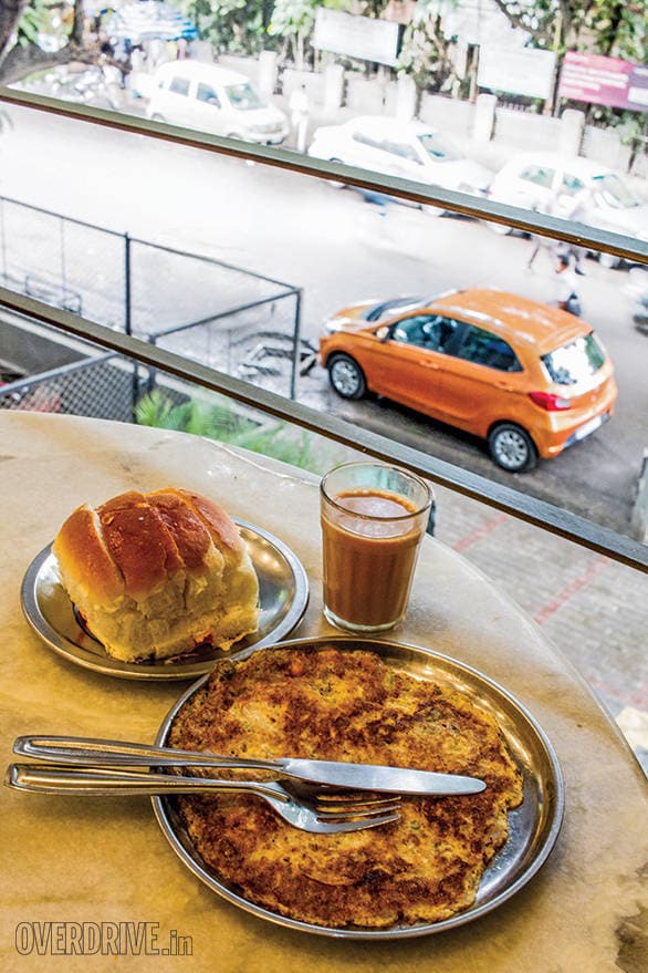 Discovering hang-outs in Pune with the Tata Tiago Tata Tiago Advertorial (2)
