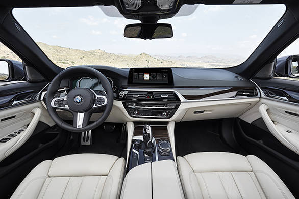 2017 BMW 5 Series (1)