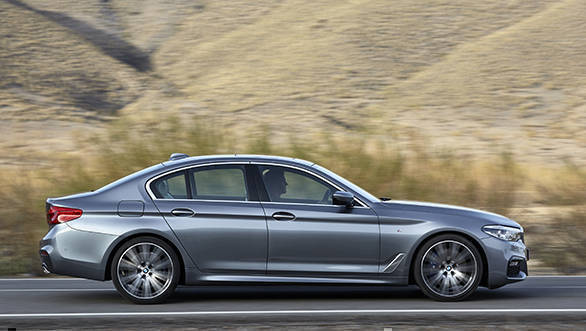 2017 BMW 5 Series (7)