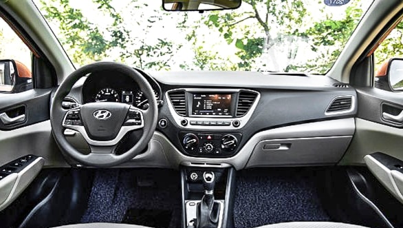 2017-Hyundai-Verna-4