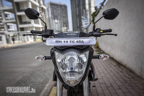 Suzuki Gixxer 150 vs Aprilia SR 150 (74)