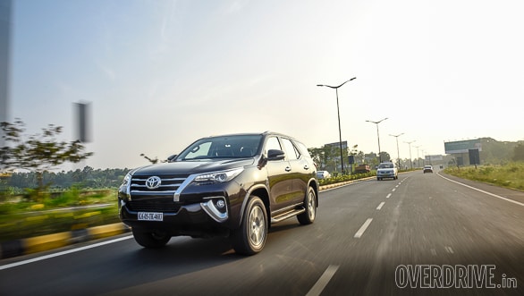 2016 Toyota Fortuner (21)