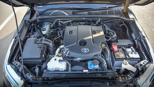 2016 Toyota Fortuner (55)