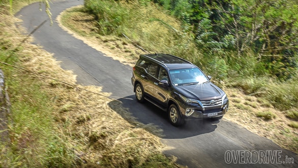 2016 Toyota Fortuner (59)