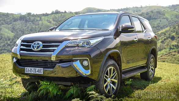 2016 Toyota Fortuner (98)