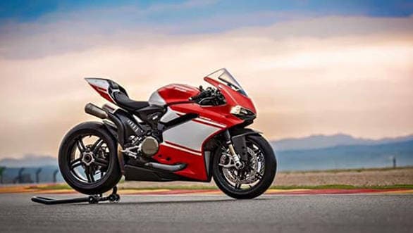 Leaked: Images of the 2017 Ducati Superleggera 2017 Ducati 1299 Superleggera 2