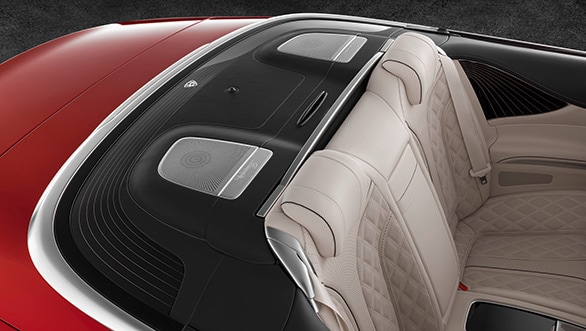 Mercedes-Maybach S 650 Cabriolet  Studioaufnahme, Verdeckkasten; Kraftstoffverbrauch kombiniert: 12,0 l/100 km; CO2-Emissionen kombiniert: 272 g/km // Mercedes-Maybach S 650 Cabriolet studio shot, soft top compartment; Fuel consumption combined: 12,0 l/100 km; Combined CO2 emissions: 272 g/km