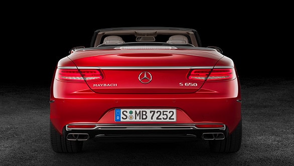 Mercedes-Maybach S 650 Cabriolet  Studioaufnahme Exterior, offenes Verdeck; Kraftstoffverbrauch kombiniert: 12,0 l/100 km; CO2-Emissionen kombiniert: 272 g/km // Mercedes-Maybach S 650 Cabriolet studio shot, open soft top; Fuel consumption combined: 12,0 l/100 km; Combined CO2 emissions: 272 g/km