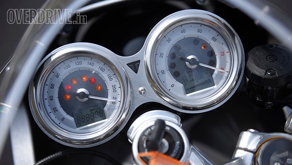 Thruxton R track story (12)
